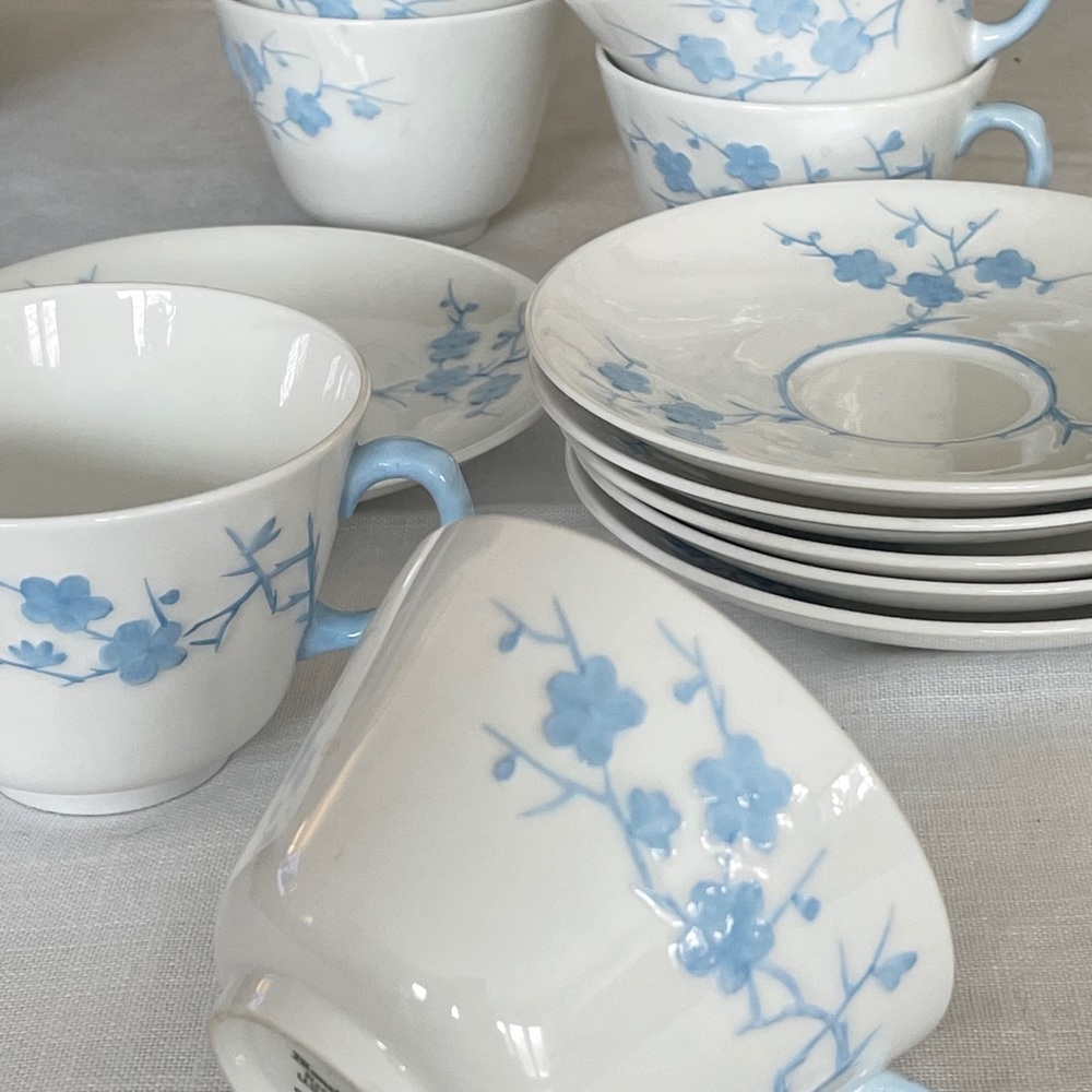 Spode Blanche De Chine Geisha Cups & Saucers